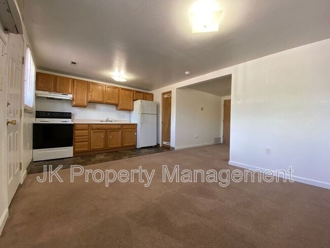 Building Photo - 4000 Ella Ave