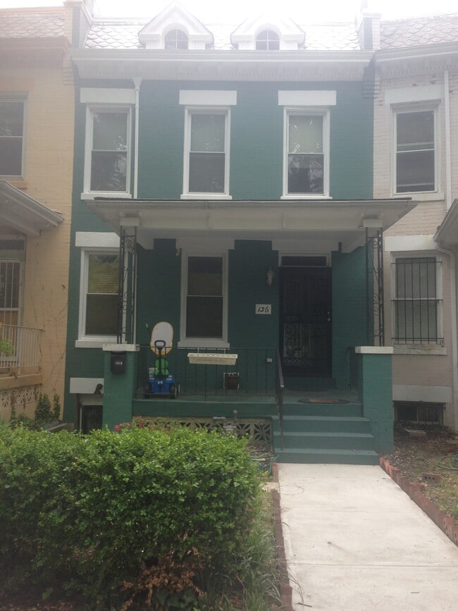 Building Photo - 136 Bryant St NW