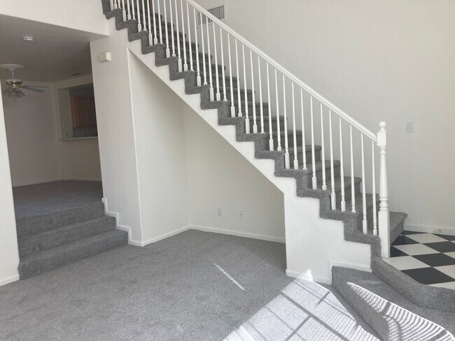 Building Photo - A great 2 bedroom single family home, nort...