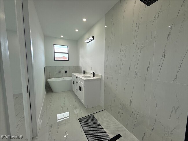 Foto del edificio - 4412-4414 14th St SW