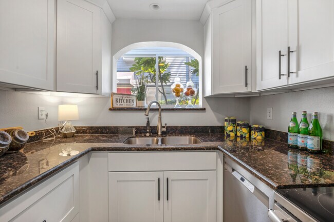 Foto del edificio - 105 146th Ave SE