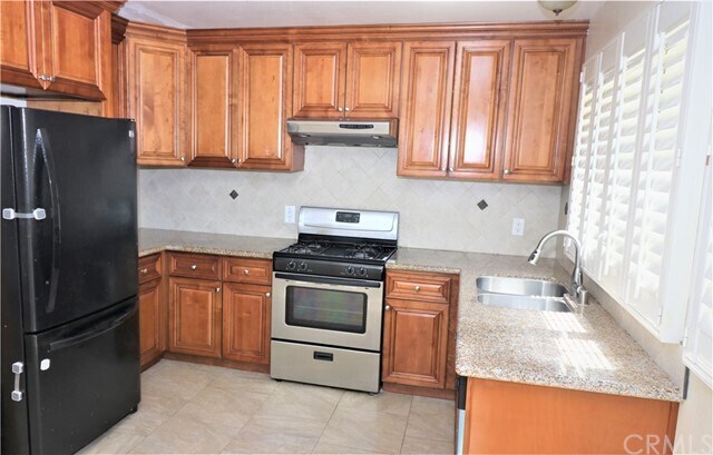 Building Photo - 36 Fallbrook
