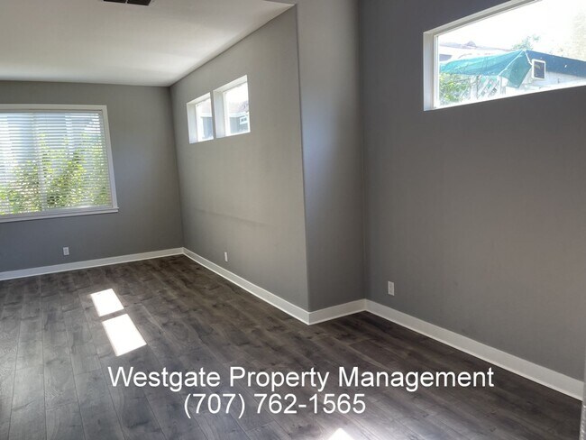 Foto del edificio - 1453 Woodside Cir