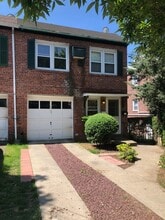 Building Photo - 6722 Austin St