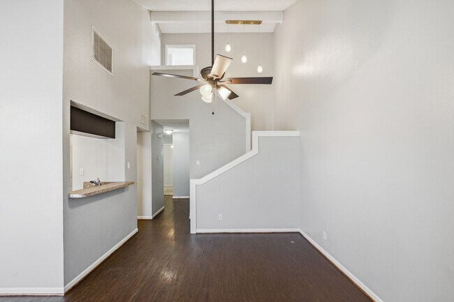 Foto del edificio - 202 Teakwood Dr