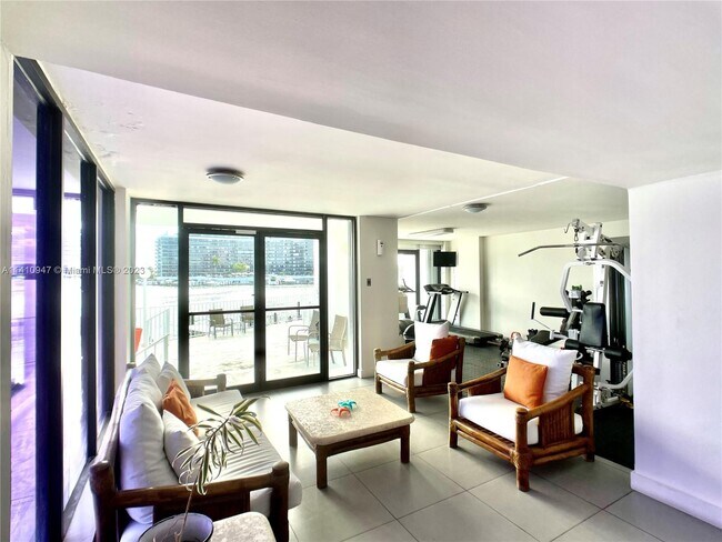 Foto del edificio - 6820 Indian Creek Dr