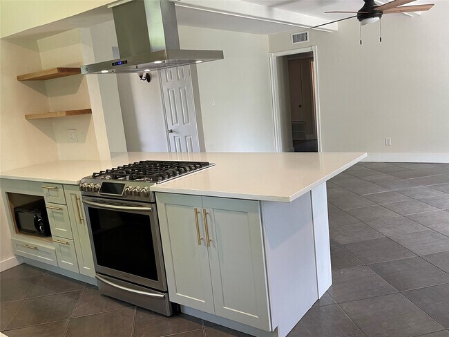 Foto del edificio - 4011 Ebbtide Dr