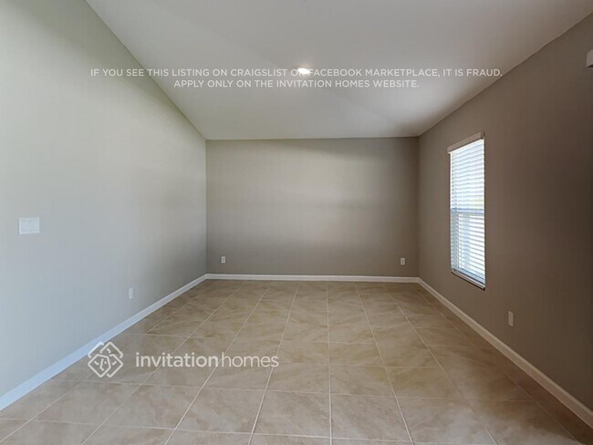 Building Photo - 679 SW Lucero Dr