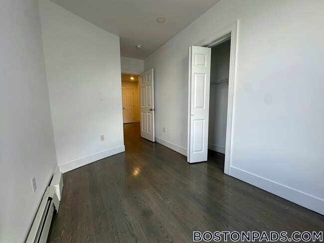 Building Photo - 44A Joy St