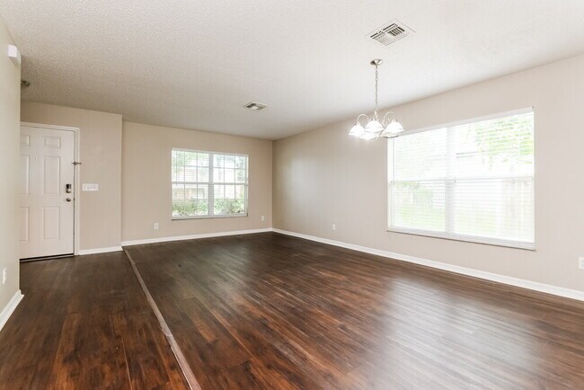 Foto del edificio - 2015 Country Brook Ave