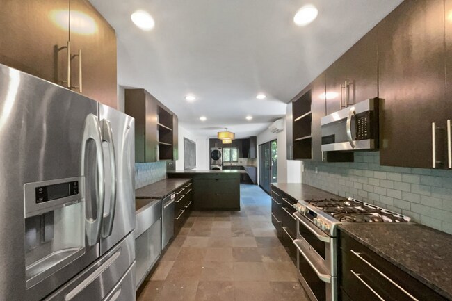 Foto del edificio - 2645 Hickory Ct