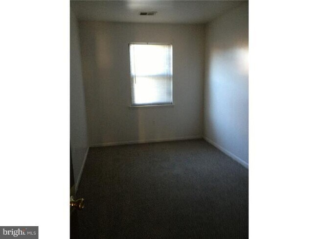 Foto del edificio - 7224 Edmund St