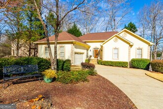 Building Photo - 612 Redbud Ln