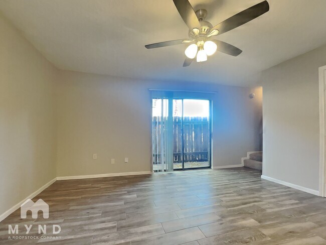 Foto del edificio - 1807 Briarcreek Blvd