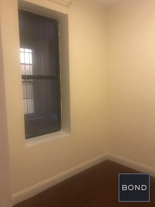 Foto del edificio - 256 E 10th St