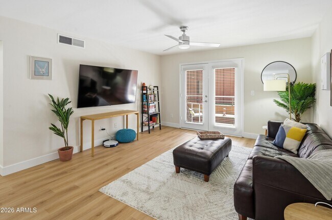 Foto del edificio - 4704 E Paradise Village Pkwy N