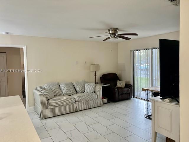 Foto del edificio - 11205 W Atlantic Blvd