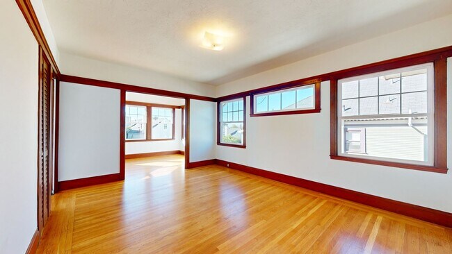 Foto del edificio - 2040-2046 Vine St Shattuck