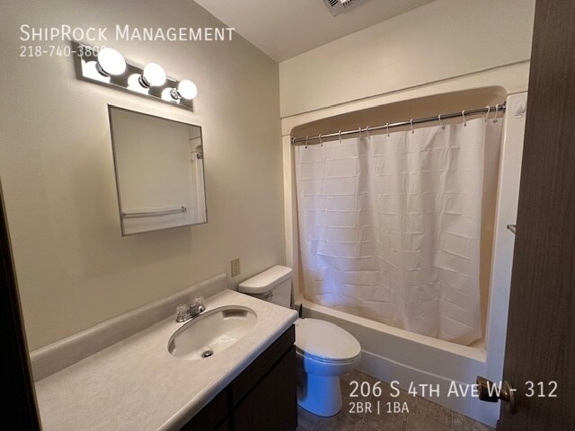 Foto del edificio - 206 S 4th Ave W