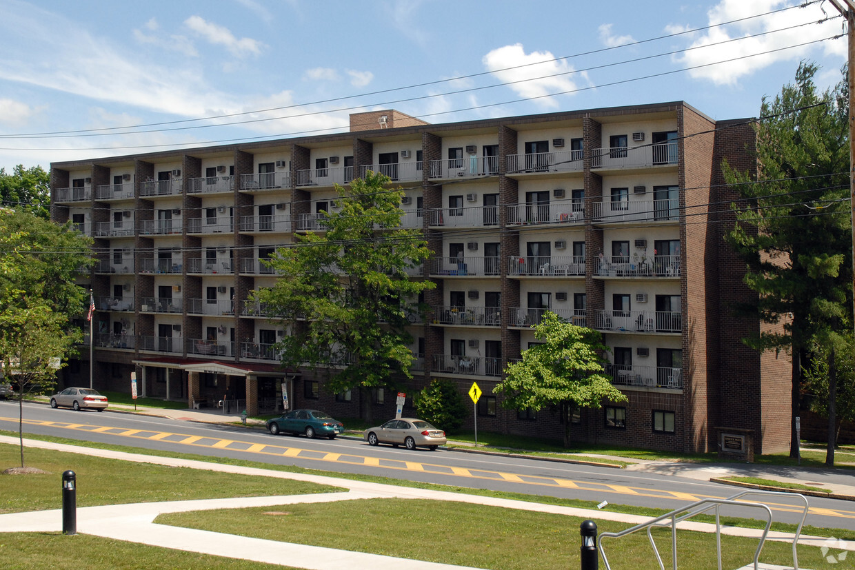 Foto del edificio - Westgate Apartments