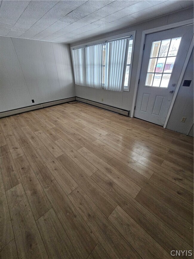 Foto del edificio - 615 Leray St