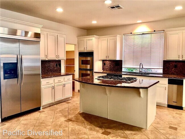 Building Photo - 5 br, 4 bath House - 55 Pacific Crest