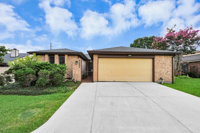 Foto del edificio - 3935 Heathersage Dr