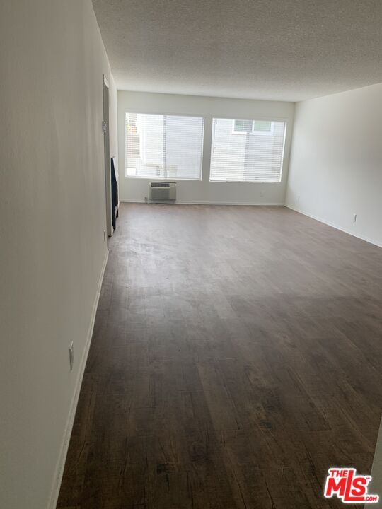 Foto del edificio - 1820 S Bentley Ave