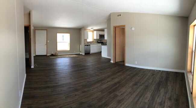 Foto del edificio - 3 Bed Module home in Babcock Vista