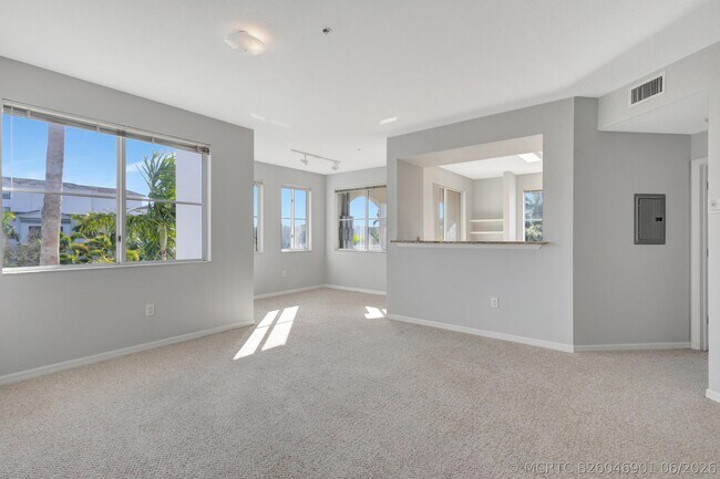 Foto del edificio - 11020 Legacy Dr