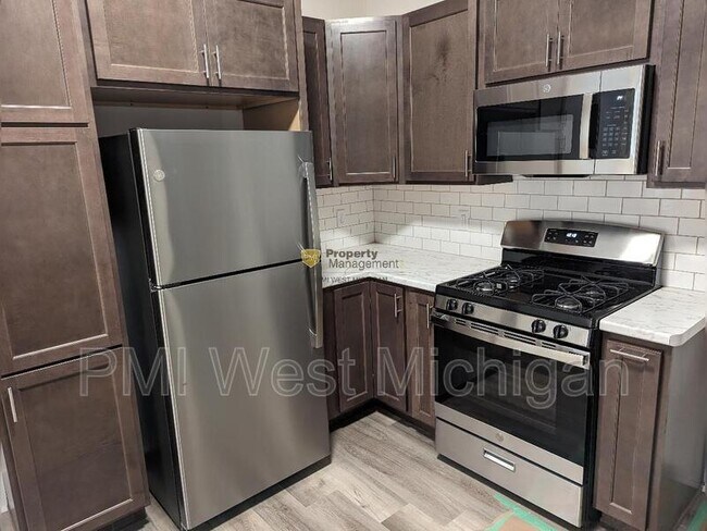 Foto del edificio - 822 Nagold St NW