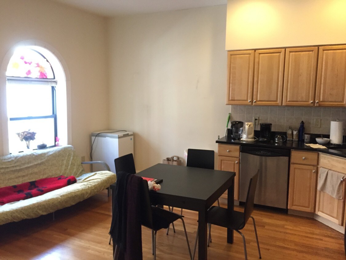 Primary Photo - 36 Harrison Ave