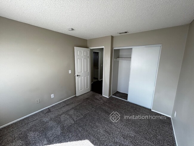Building Photo - 21485 Salix Ave