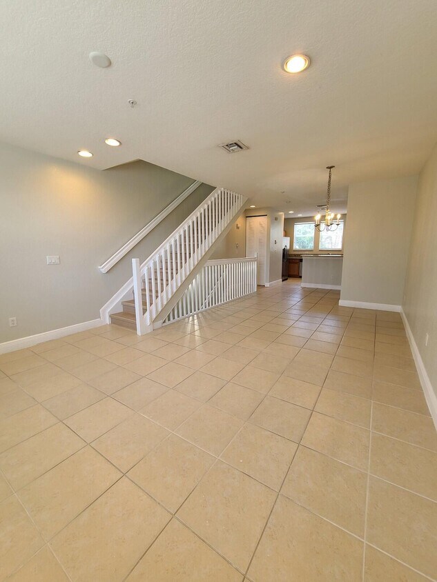 Primary Photo - 590 Amador Ln