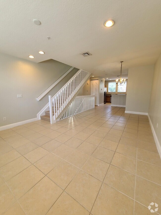 Building Photo - 590 Amador Ln