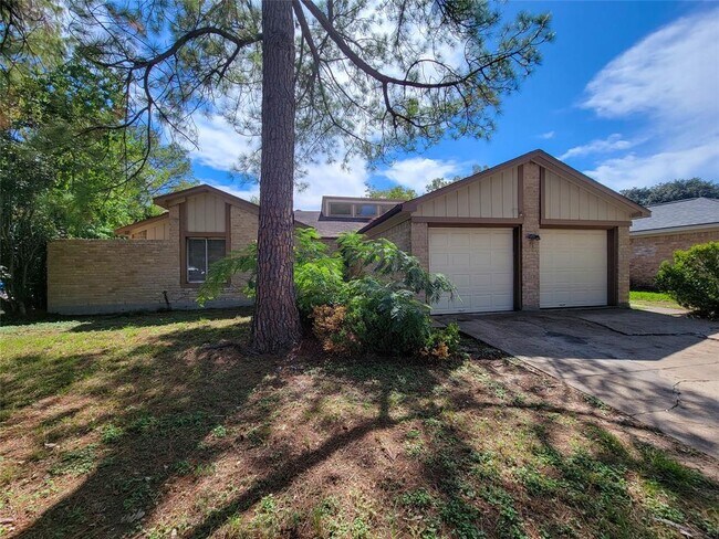Building Photo - 16503 Gaeldom Dr