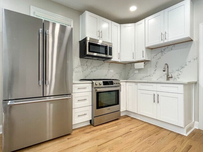 Building Photo - 2936 N Hoyne Ave