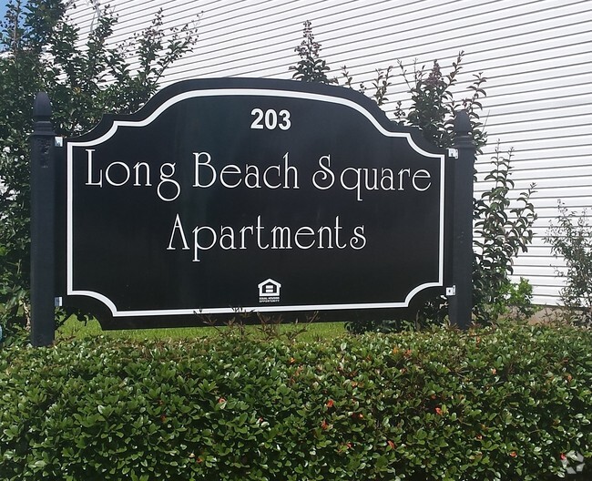 Long Beach Square