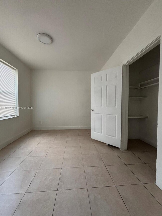 Foto del edificio - 1060 NW 47th St