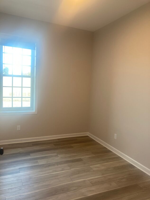 Building Photo - The Howard Residence