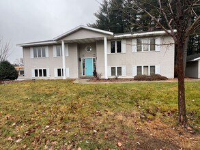 Building Photo - 632-638 44th Ave S