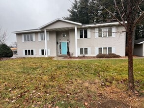 Building Photo - 632-638 44th Ave S