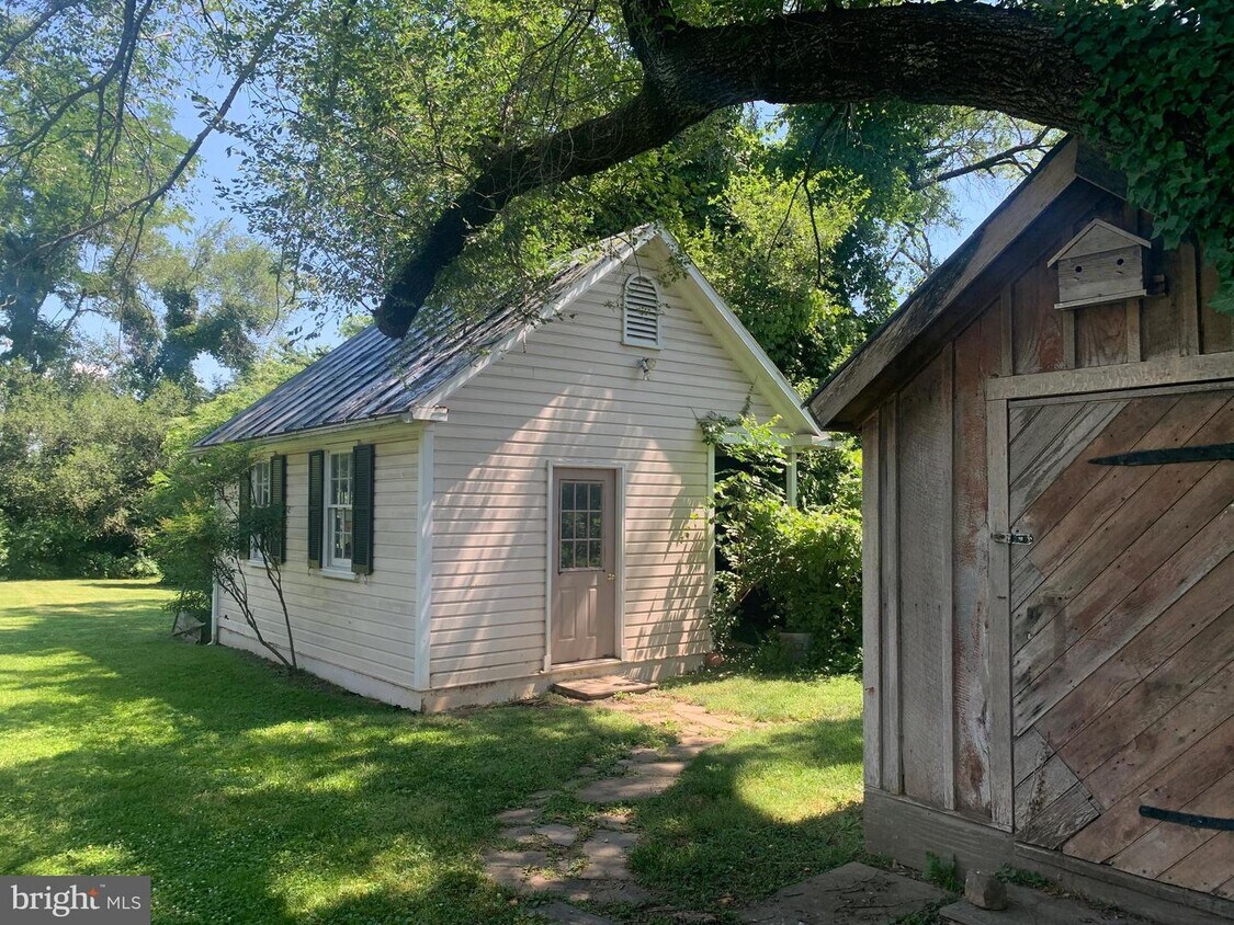 19933 Wootton Ave, Poolesville, MD 20837 House Rental in Poolesville, MD