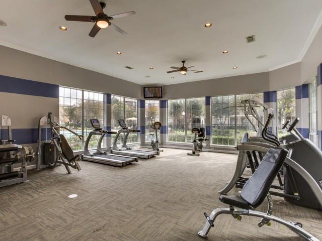 Foto del edificio - 14723 W Oaks Plaza Dr