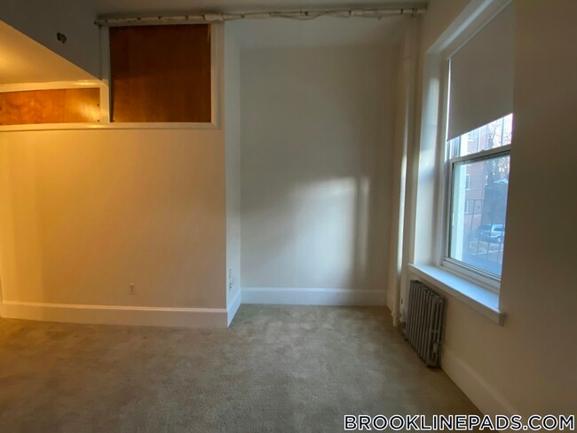 Building Photo - 1223 Beacon St