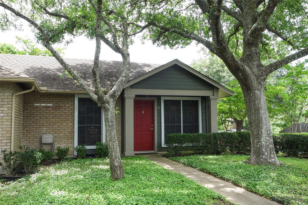 Primary Photo - 1015 E Yager Ln