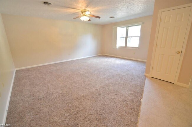 Building Photo - 405 Orchard Hill Dr