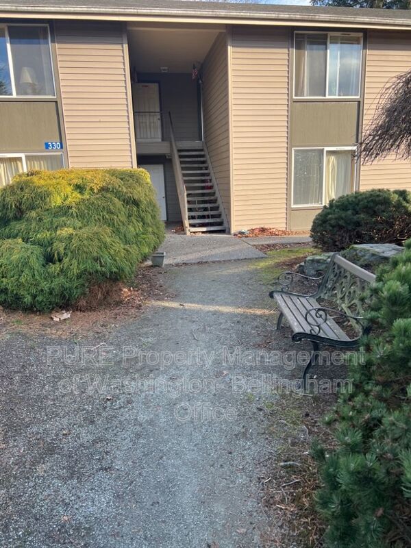 330 N Pine St Unit C, Burlington, WA 98233 Condo for Rent in