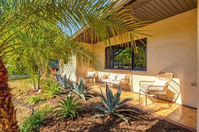 Building Photo - 2641 Hyde Park St