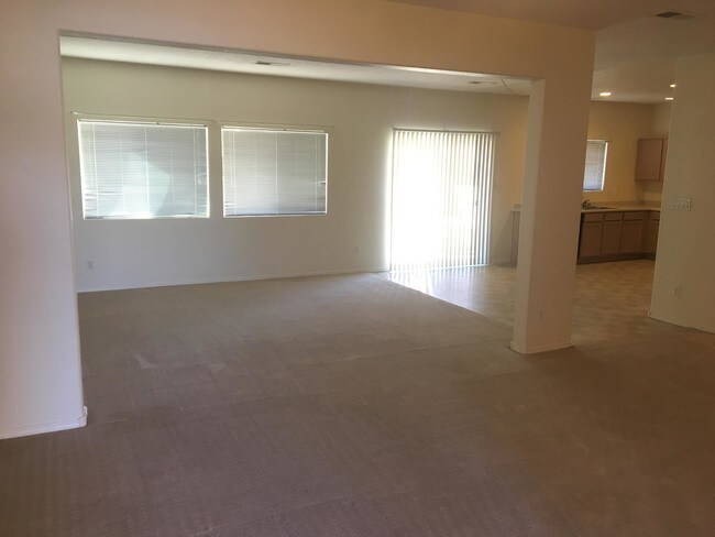 Foto del edificio - 6928 Tree Line Ave NW